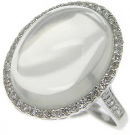 A White gold Moonstone Diamond cocktail ring. (18K - 750)