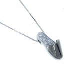 18ct White Gold Diamond Slipper Shoe Pendant. (750/18K) 18ct White Gold Diamond Slipper Shoe Pendant. (750/18K)