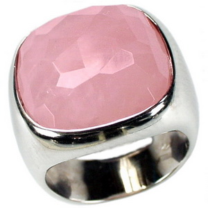 A simply stunning Rose Quartz Cocktail Ring. 18ct White Gold. - Click Image to Close