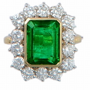 Breathtaking Emerald & Diamond Cluster Ring. 18ct Gold. - Click Image to Close