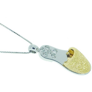 An 18 carat gold Diamond Slipper Shoe Pendant.18ct chain. - Click Image to Close