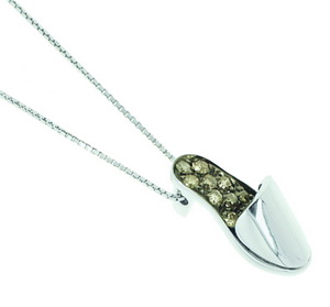 White Gold Diamond Shoe Pendant. 18ct White Gold chain- 18k. - Click Image to Close