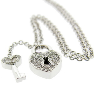 18k Locket. A Heart Locket Diamond Pendant. 18ct white Gold. - Click Image to Close