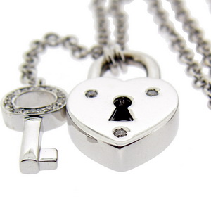18k Gold Locket. A White Gold Heart Locket Diamond Pendant. - Click Image to Close