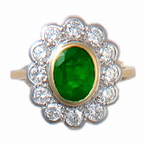 Diamond and Oval Emerald Cluster Ring. 18k Gold. - Click Image to Close