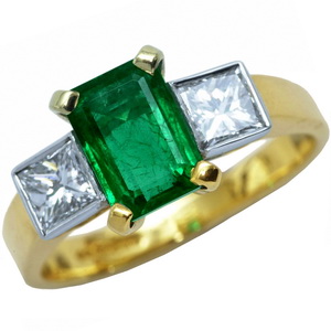 Three stone Emerald & Diamond ring. 18ct Gold - 750. - Click Image to Close