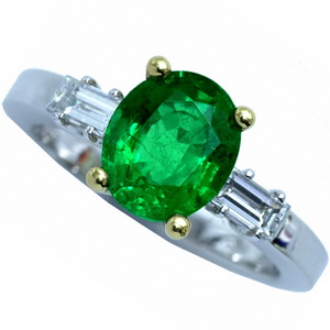 Stunning Emerald and Diamond Solitaire Ring. 18k - 750. - Click Image to Close