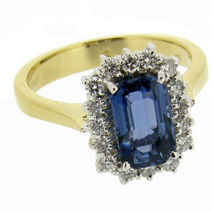 18ct Cluster ring with Octagonal Sapphire with Diamonds. - Click Image to Close