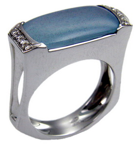 Aquamarine and diamond ring - Click Image to Close