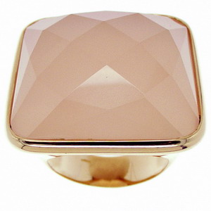 A Pink Chalcedony Dress Ring. Set in 18ct -750 Rose Gold. - Click Image to Close