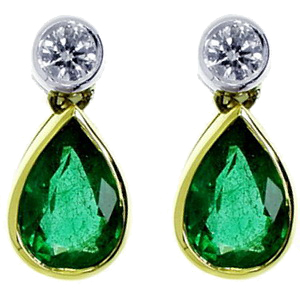 Exquiste pair of Pear Shape Emerald & Diamond Drop Earrings. 18k - Click Image to Close