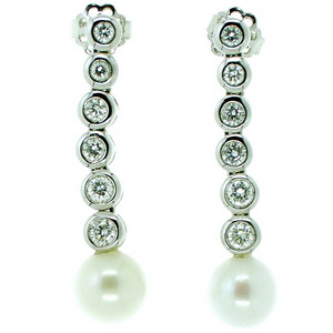 Romantic Pair of Pearl and Diamond Pendant Earrings. 18k - 750 - Click Image to Close