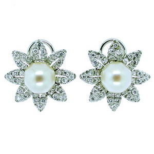 Stunning Pair of Pearl and Diamond Cluster Earrings. 18k Gold. - Click Image to Close