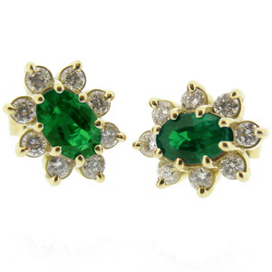 Oval Emerald Earrings set with Diamonds set in 18ct Yellow Gold. - Click Image to Close