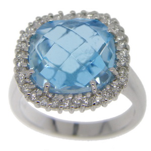 18k Gold BlueTopaz and Diamond Ring. - Click Image to Close