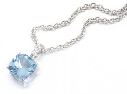 Designer Blue Topaz pendant & chain 18ct
