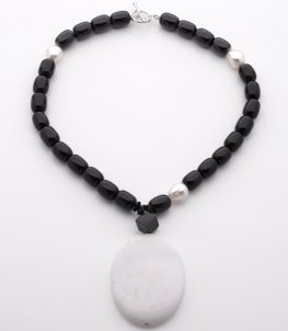 Black Onyx Agate and Pearl Necklace