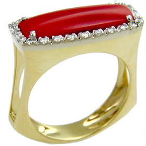 Coral. 18ct Diamond and Coral Ring - Click Image to Close